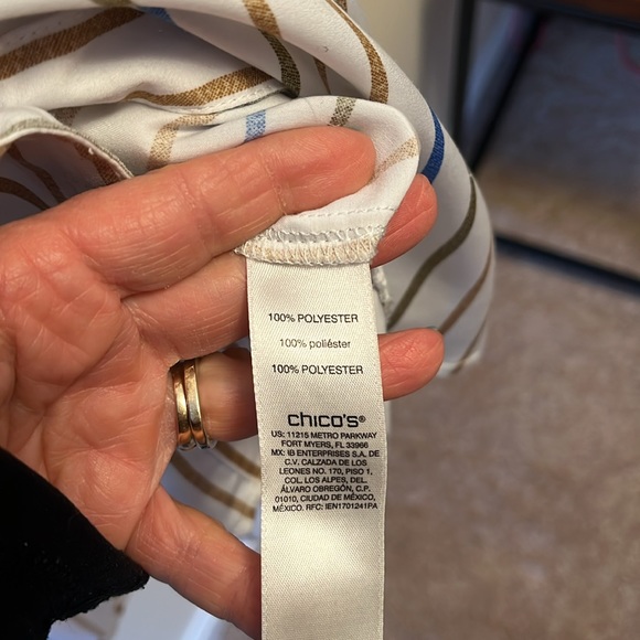 Chico’s Size 2 Button down Blouse - Picture 5 of 5